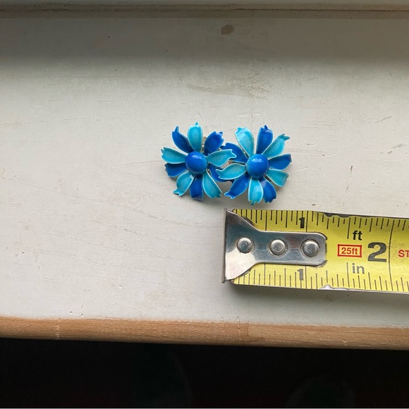 Clip on vintage earrings - Picture 5 of 7